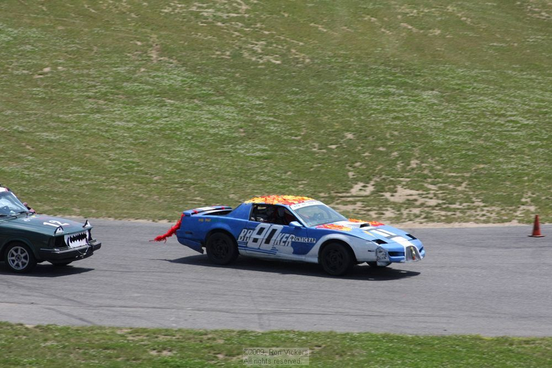 Illustration for article titled The 24 Hours Of LeMons New England 2009 Über Gallery, Part 4